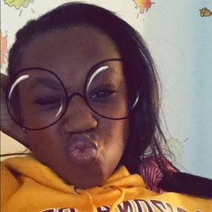 Meet your Posher, Kemi